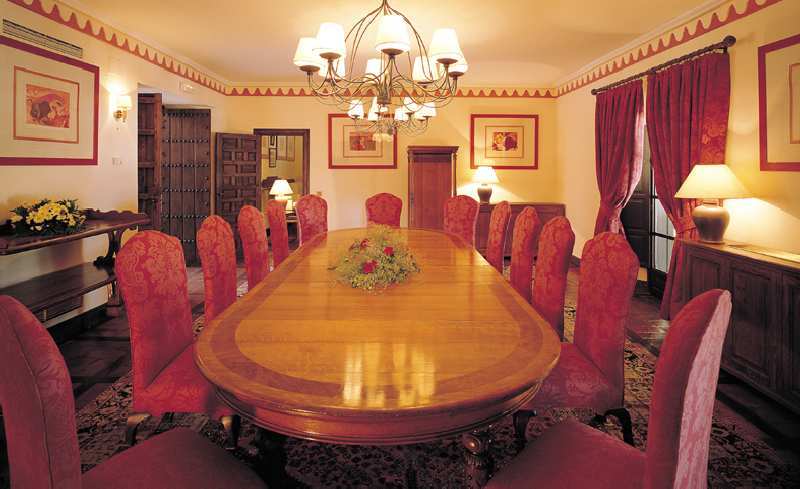 Hotel Catalonia Giralda 4*